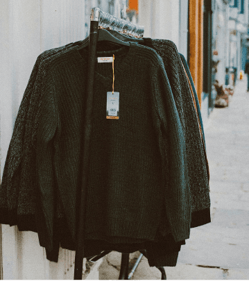 Best Cities in India for Thrifting: From Sarojini Nagar to Colaba Causeway